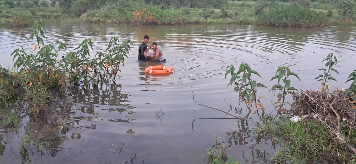 Chhindwara boy who went to take bath with his friends drowned in dam accident Amanala stop of Mohkhed
