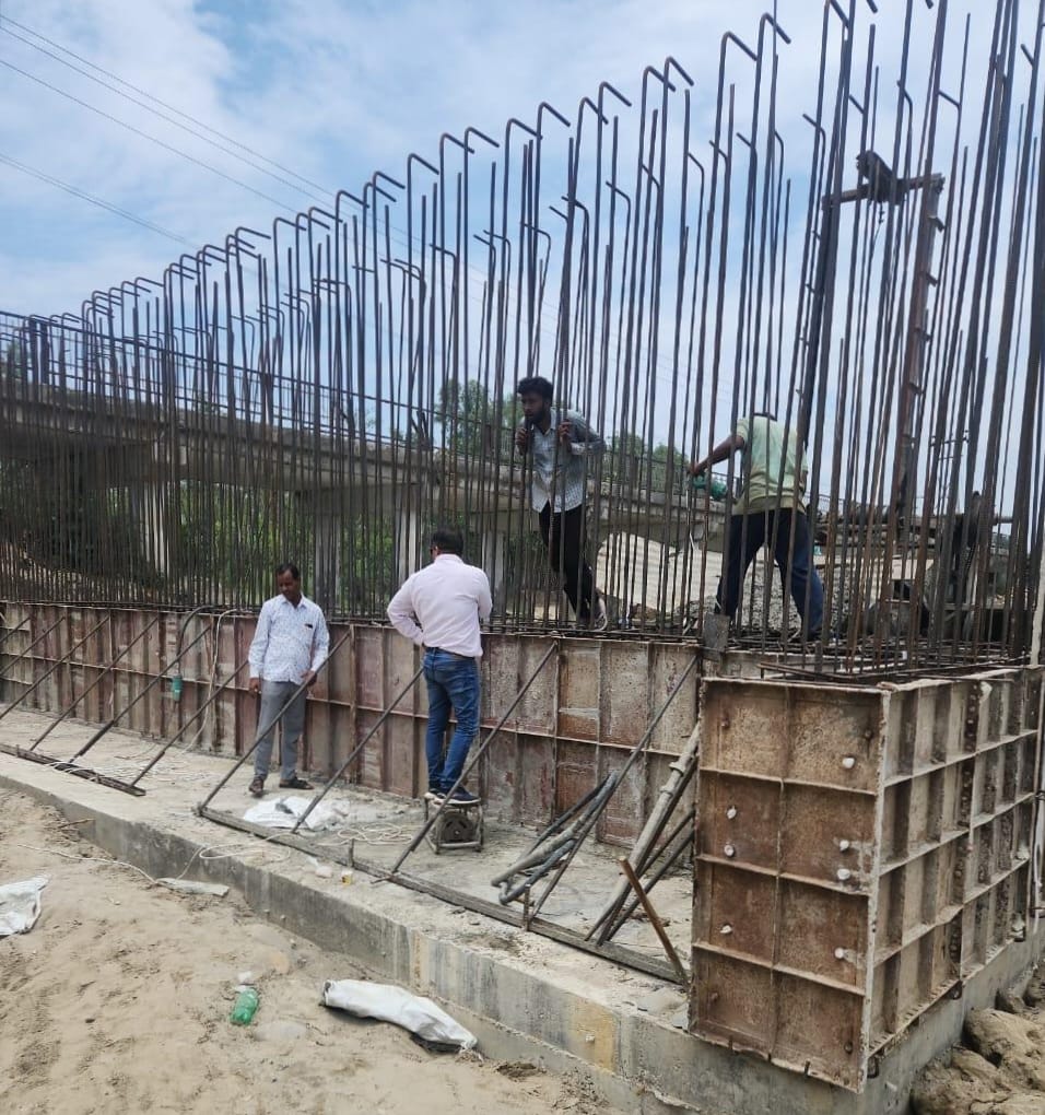 Three bridges are being constructed at a cost of Rs 12 crore, travelling will become easier