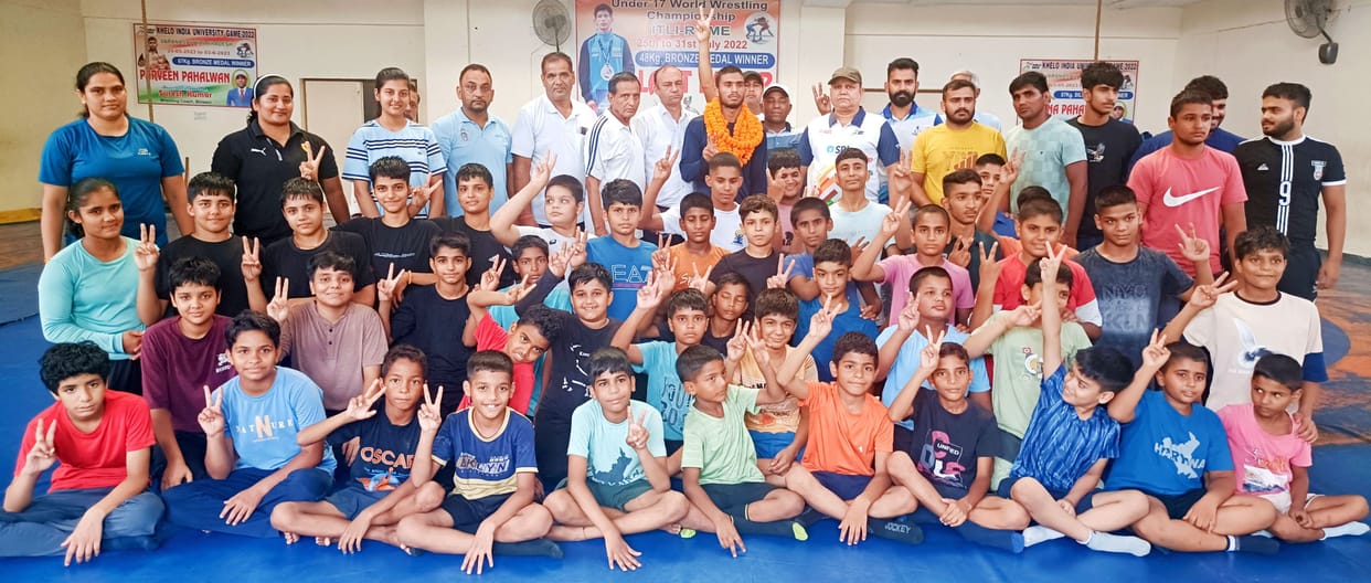 Amit of free style wrestling won gold