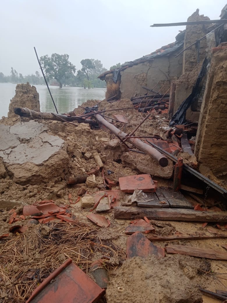Many kutcha houses collapsed in Bisalpur and Bilsanda