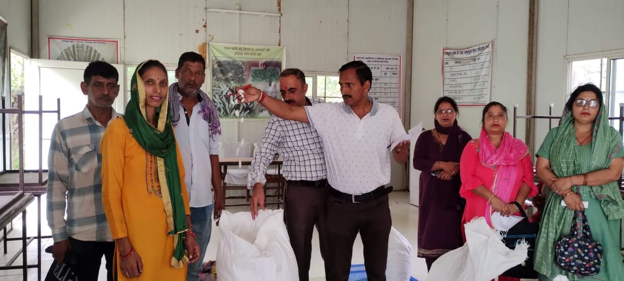 Silk farmers earned Rs 32 lakh by selling 25 quintals of cocoons.