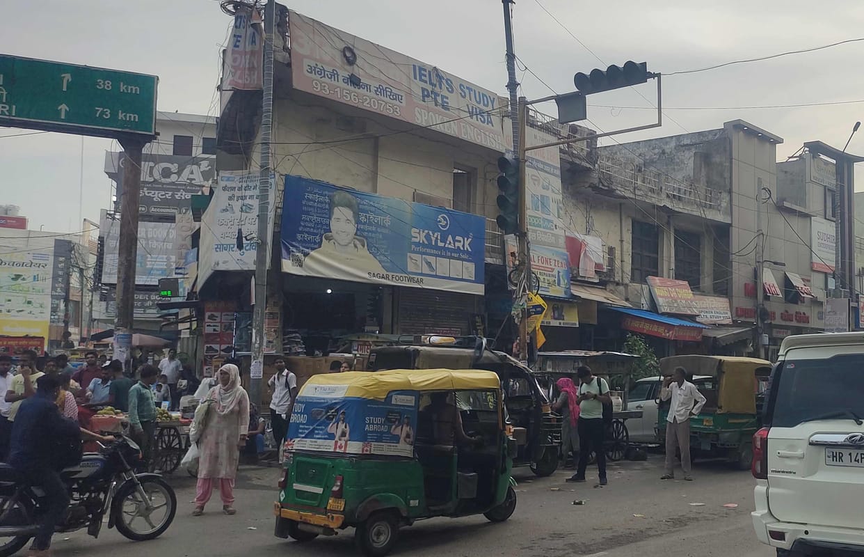Traffic signals have become white elephants, there is always jam at the intersections