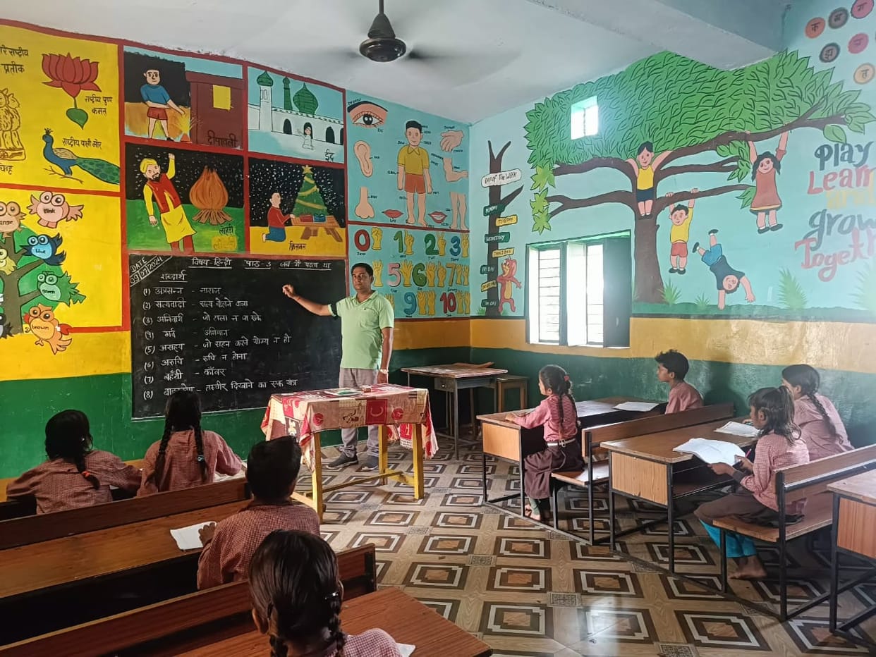 Teachers performed their teaching duties with black bands tied on their arms.