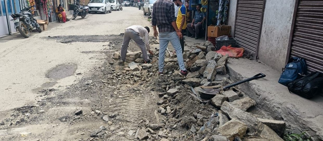 Road problem, Nithar, Kullu, people troubled