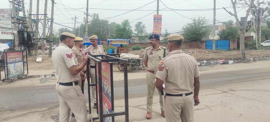 Deputy Commissioner inspected the checkpoints in Bahadurgarh