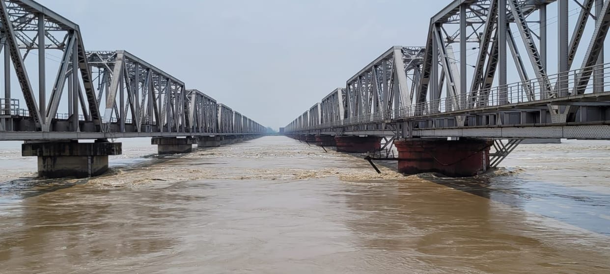 The crisis deepened in 15 villages due to the rise of Saryu river