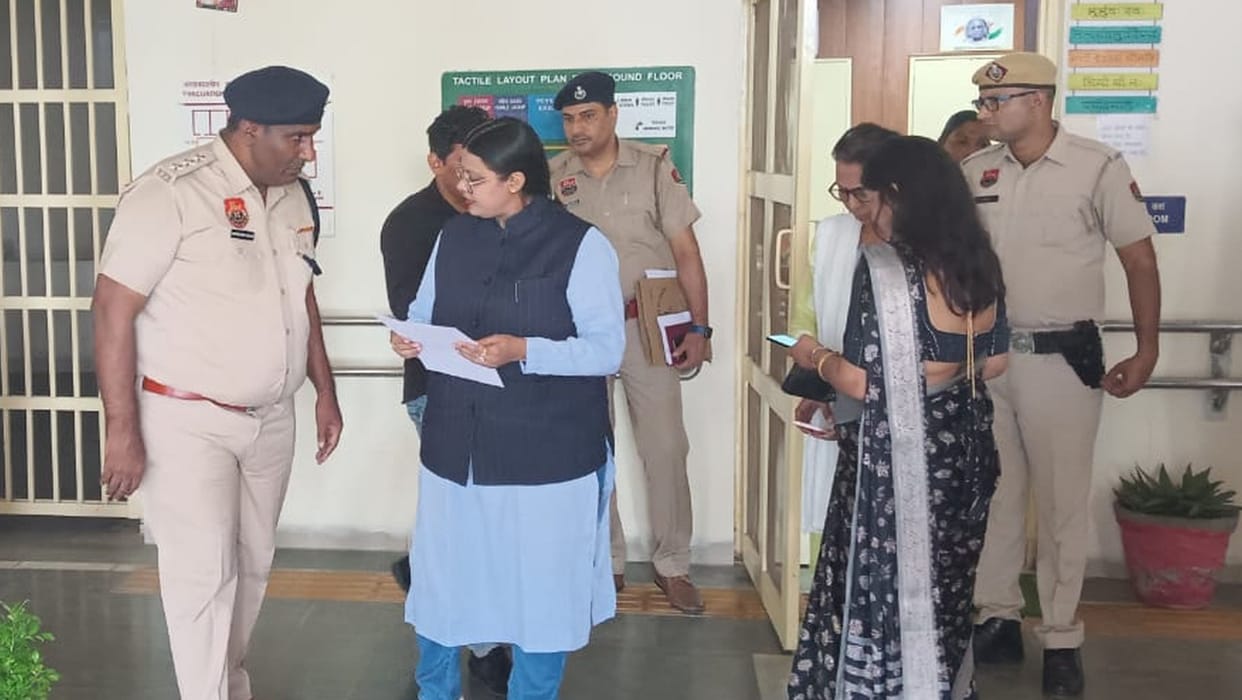 only call woman 3 times in thana 4th time police go to house