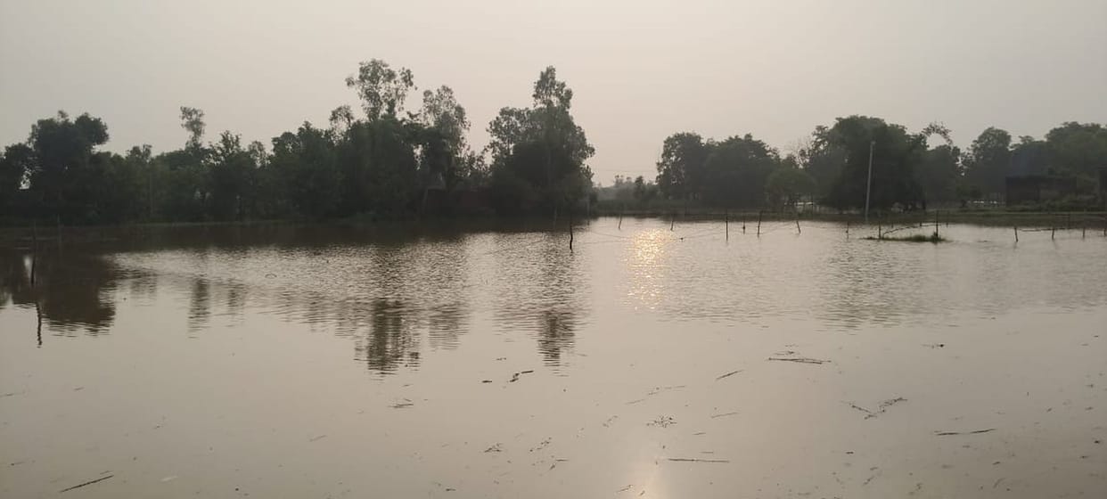 3.6 lakh cusecs of water released, Saryu 49 cm above red mark