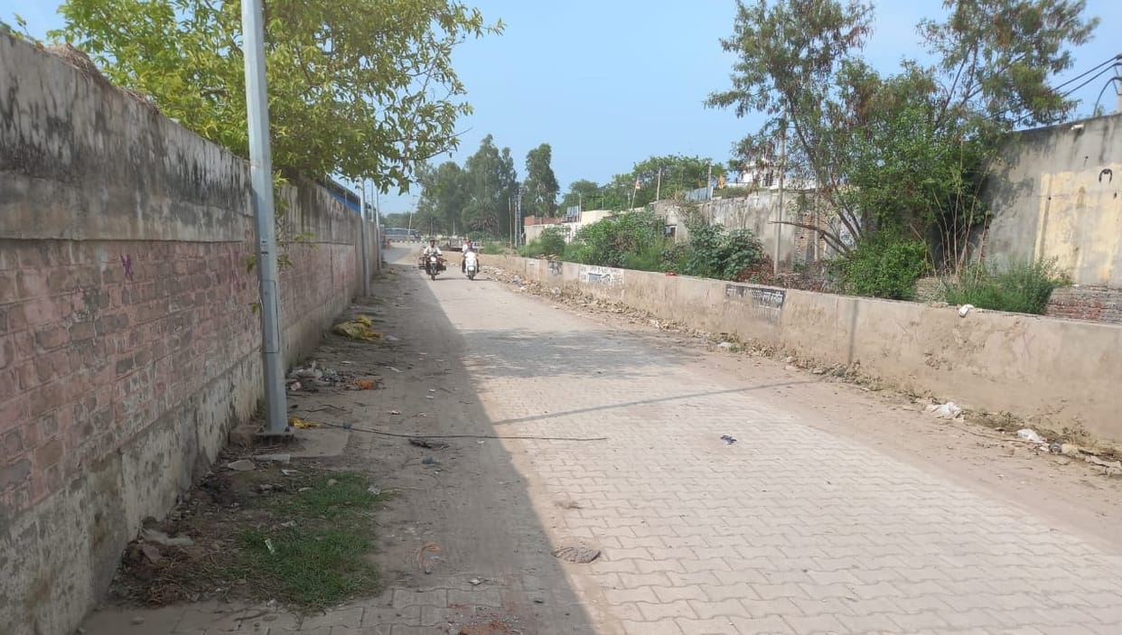 Encroachment is spreading on the newly constructed road worth lakhs