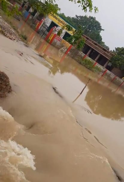 Rapti's water level decreased but problems increased