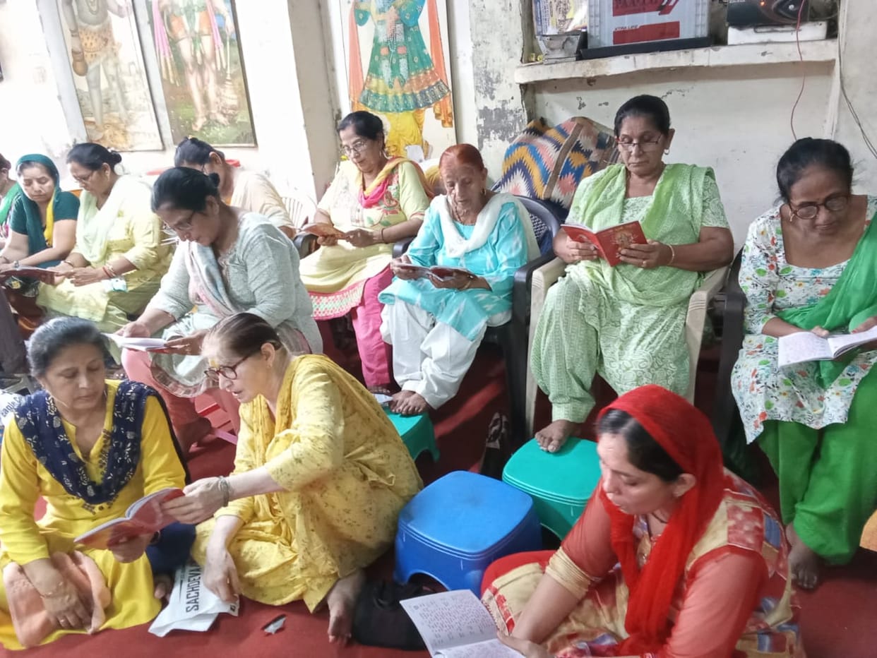 Devotees recited Durga praise in Sankat Mochan temple