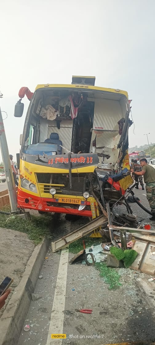 Break Fail of Amarnath Piligrim, Six Injured