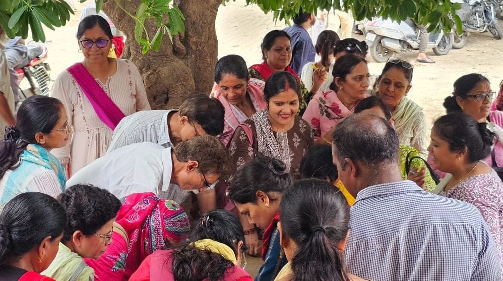 309 teachers expressed disagreement with online attendance