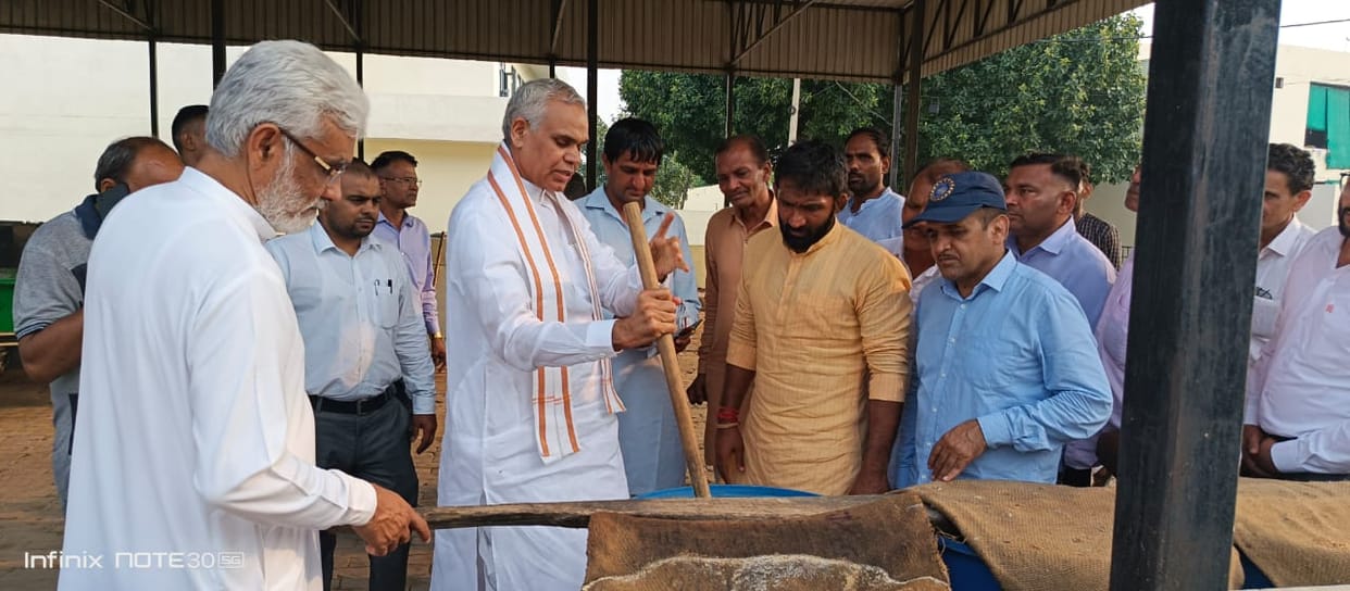 Water, forests, animals and land will be saved only through natural farming: Acharya Devvrat