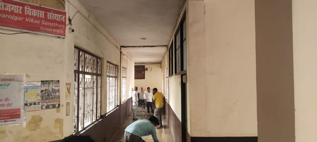 Officers and employees were not present in Vikas Bhavan, complainants returned disappointed
