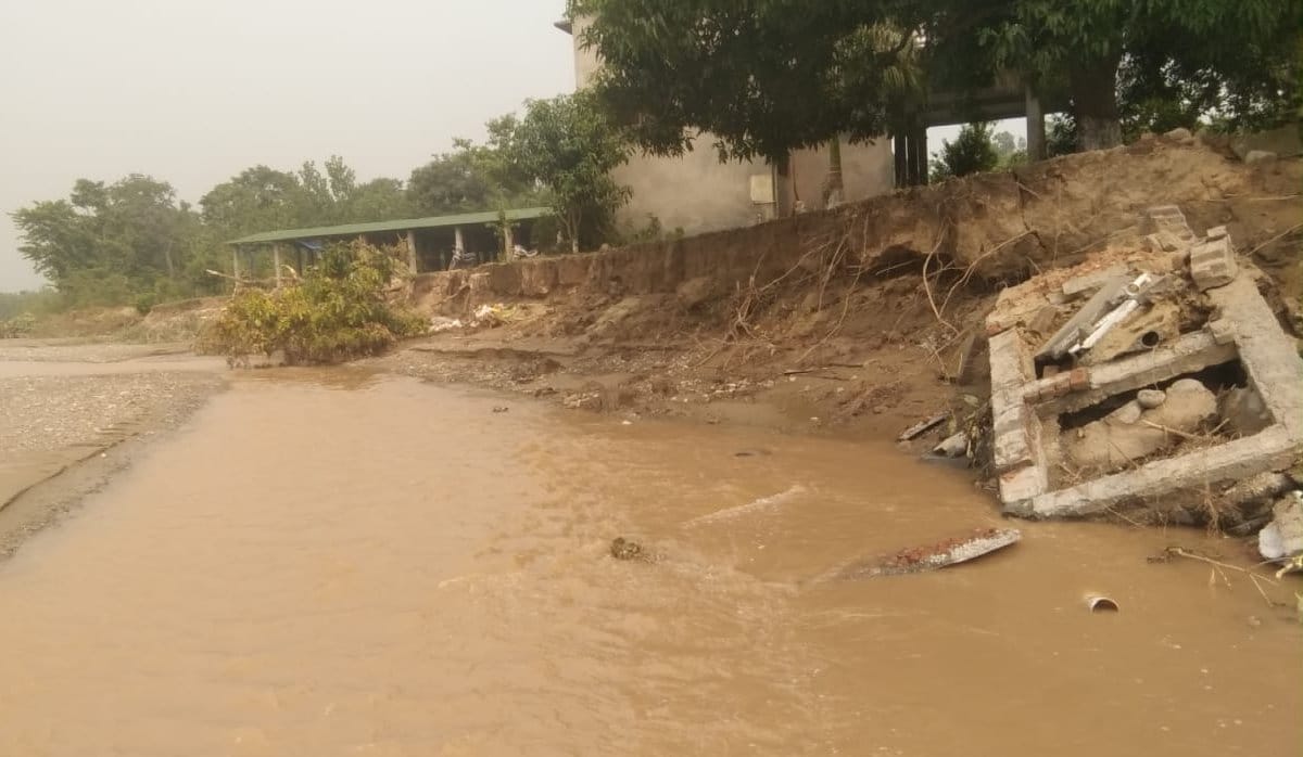 Department kept playing the rules and regulations, flood of Kotwali river reached the village