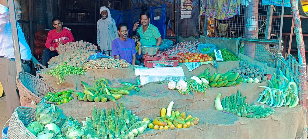 Flood of inflation due to disaster...prices of vegetables increased two to three times, tomato Rs 200 per kg