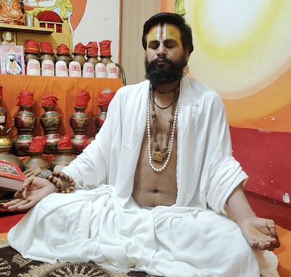 Ayodhya News: Record of one crore strokes of Kapalbhati Pranayama made in 1100 hours Record of one crore strokes Kapalbhati Pranayam made in 1100 hours