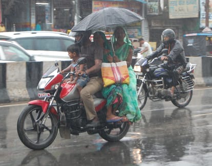 UP weather: Alert of heavy rain in western part of the state, monsoon turf shifted towards south