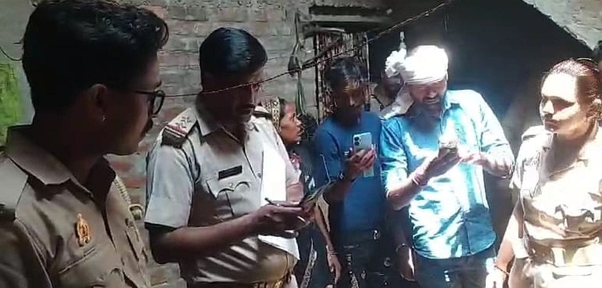 Dead body of Kotdar's wife found hanging from noose