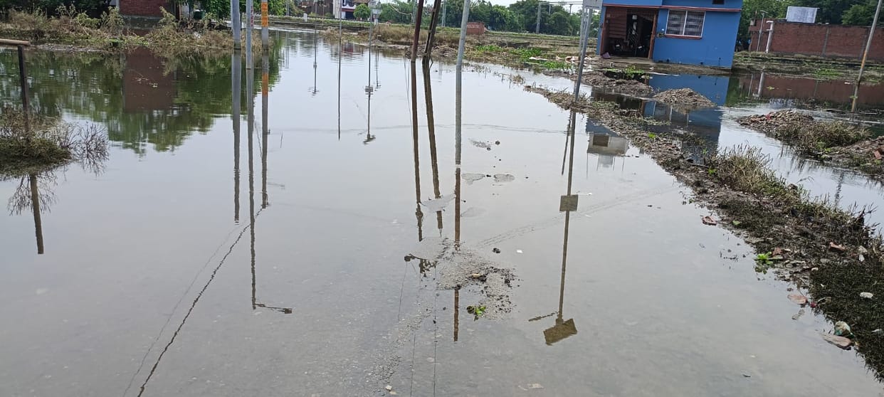 Roads are filled with water, people have to travel several kilometres