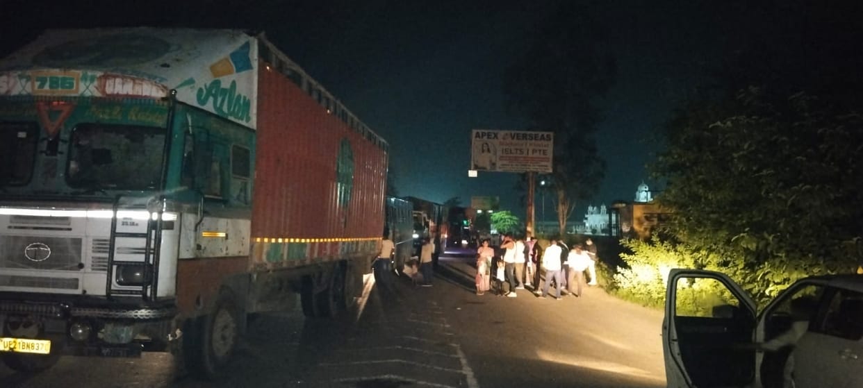 Traffic halted due to the cutting of the culvert on Madhotanda Road, vehicles increased on Assam Highway, causing jam