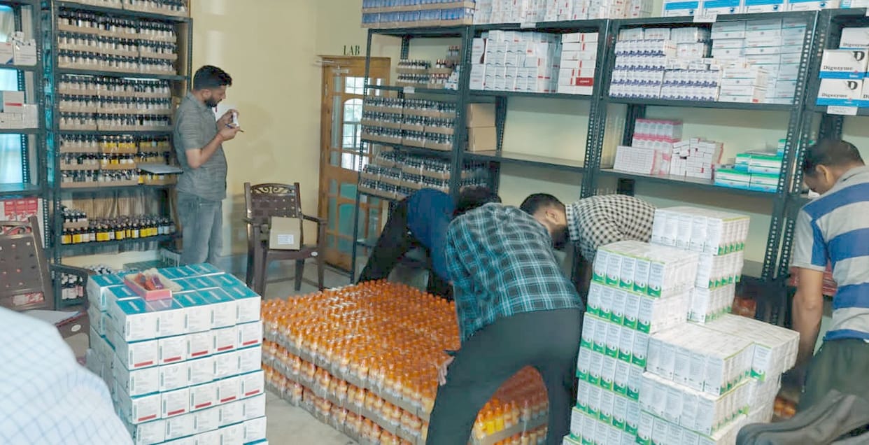 Medicine shop running without license sealed, 116 types of medicines also seized