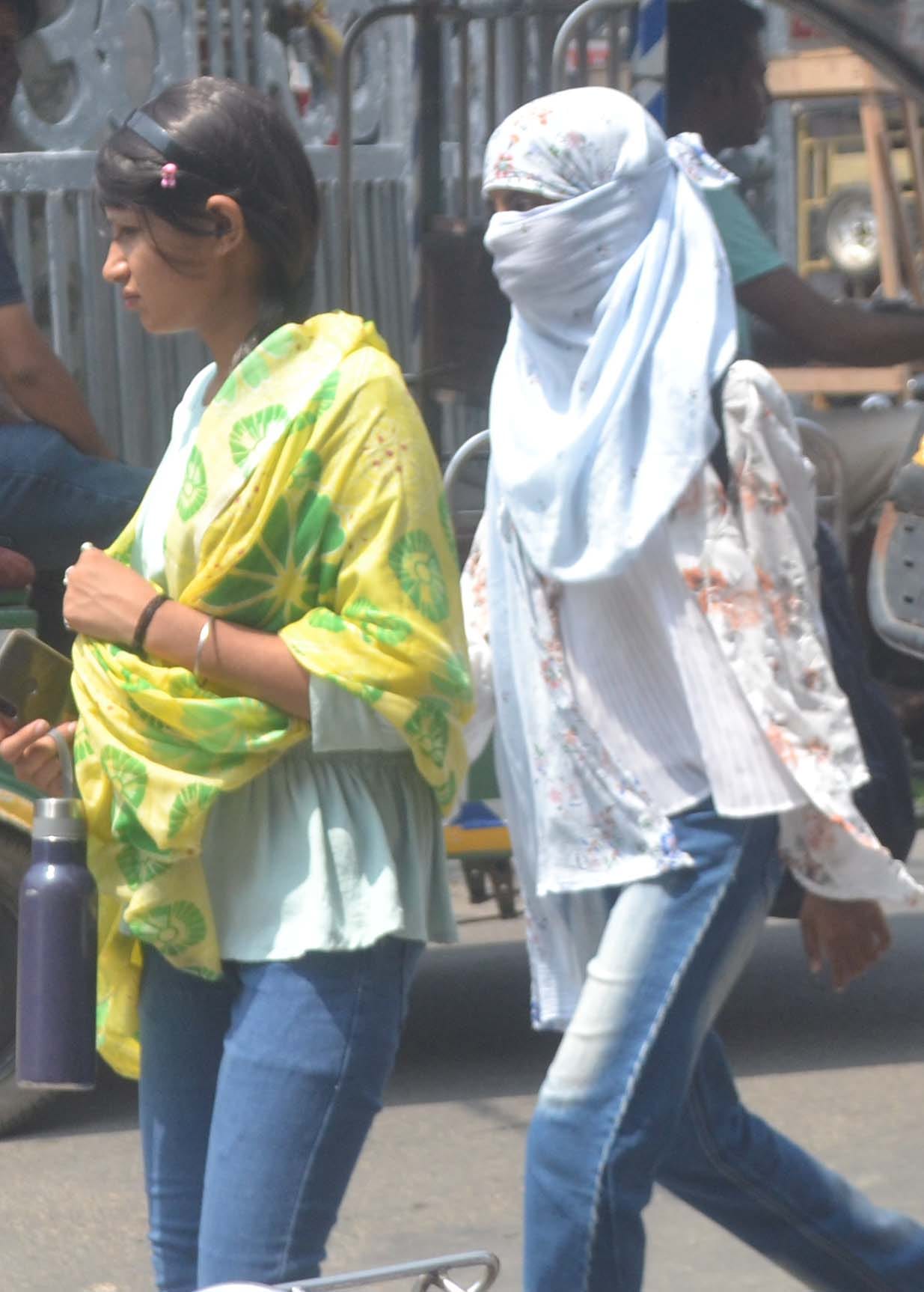 Humidity troubled people, people hoped for rain
