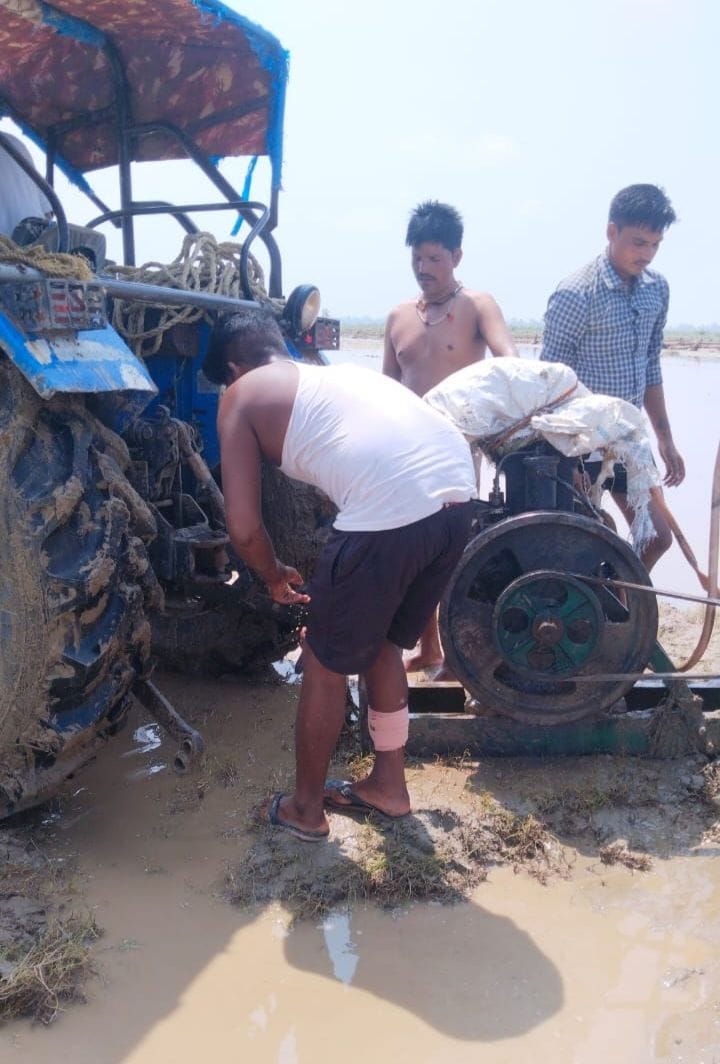 The engine of the pumping set which was washed away in the flood was found in Garra on the third day