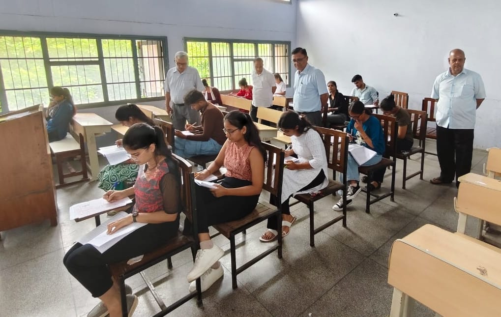 1977 took the entrance exam in MDU, 618 remained unconfirmed.