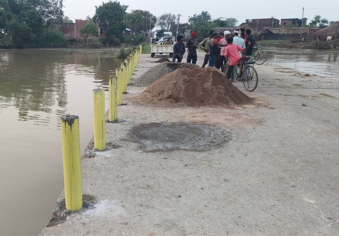 Railing started on Bhinga-Tendua and Navva Nevada road dip.