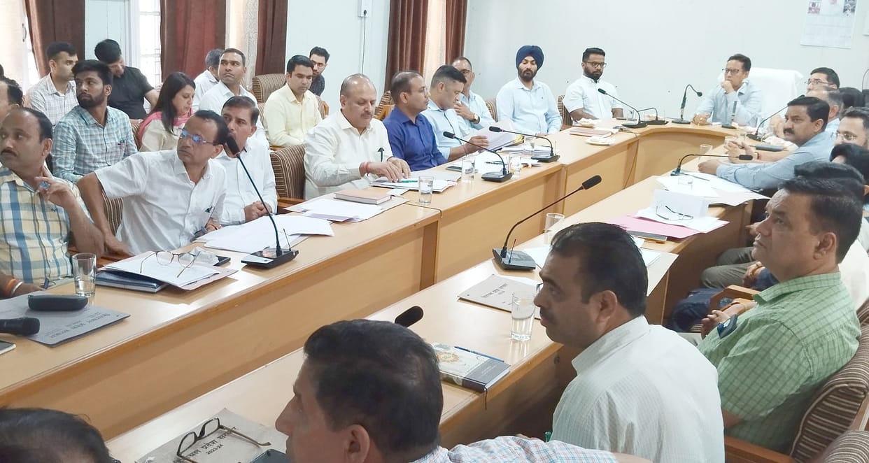 Officials should resolve pending revenue matters quickly: Omkar