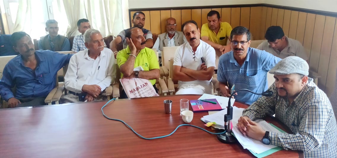 A committee will be formed to facilitate the gardeners of Karsog during the apple season