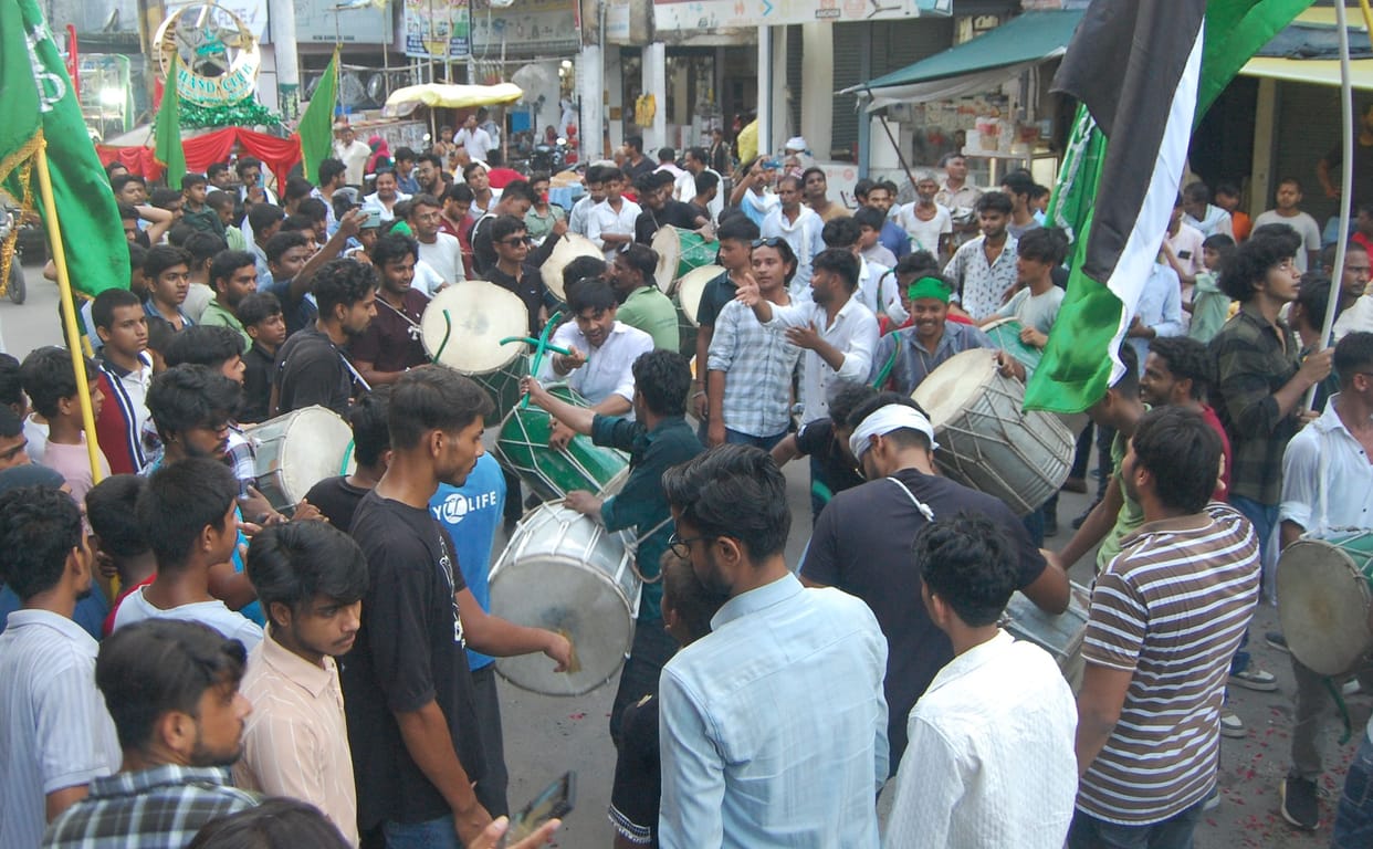 The procession of the seventh day of Moharram took place amidst the days of Hussain.