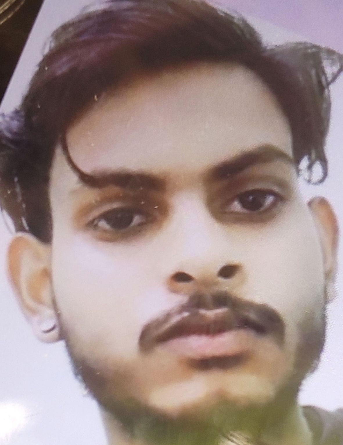 Dead body of youth found on railway track, suspicion of murder