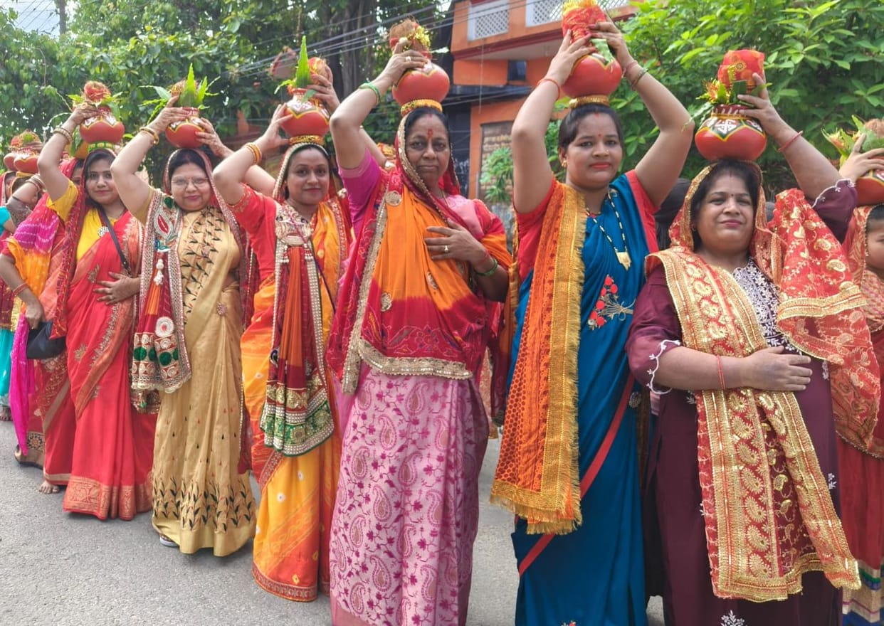Kalash Yatra started before Bhagwat Katha