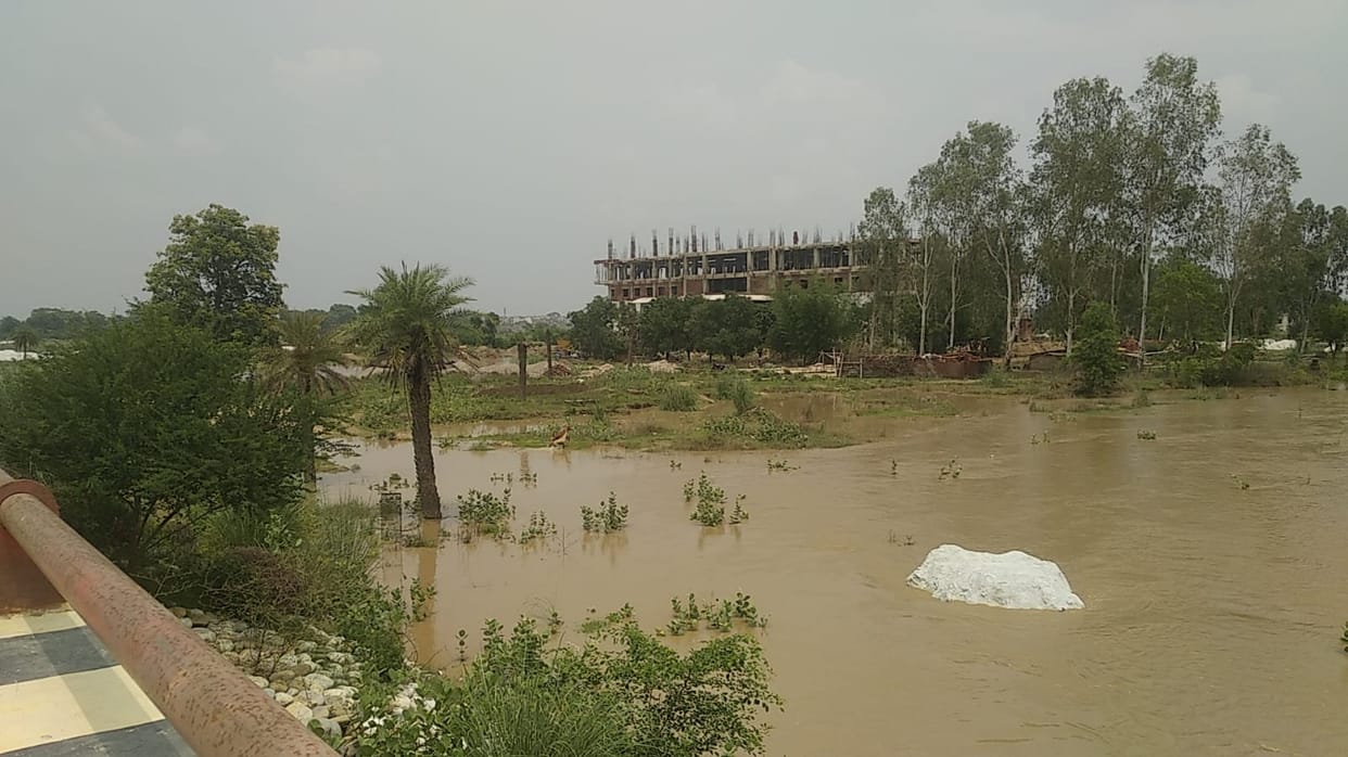 The work of the municipal office being built in the flood affected area has stopped
