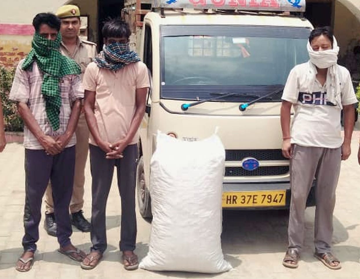 Three teachers from Haryana arrested with doda worth Rs 1.50 lakh