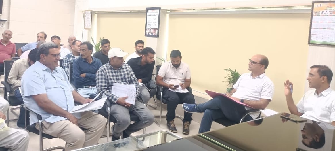 177 parks of the city are now in the hands of institutions, the corporation will give Rs 4 per square yard.