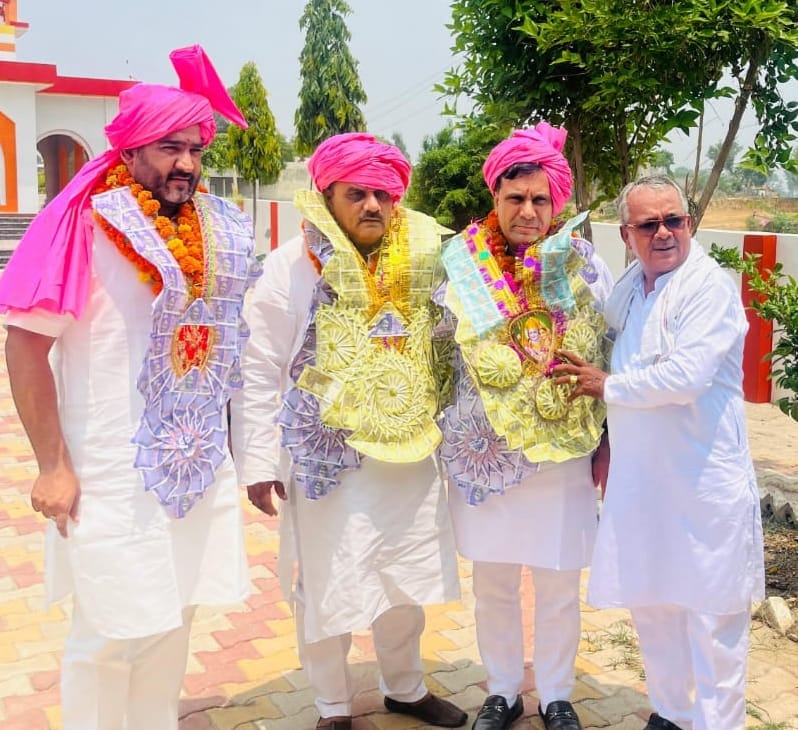 Chief of Jat organization Gulab Singh Dimana welcomed