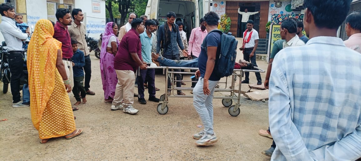 One Killed In A Road Accident Near Damoh Uncle Died Nephew Seriously hurt
