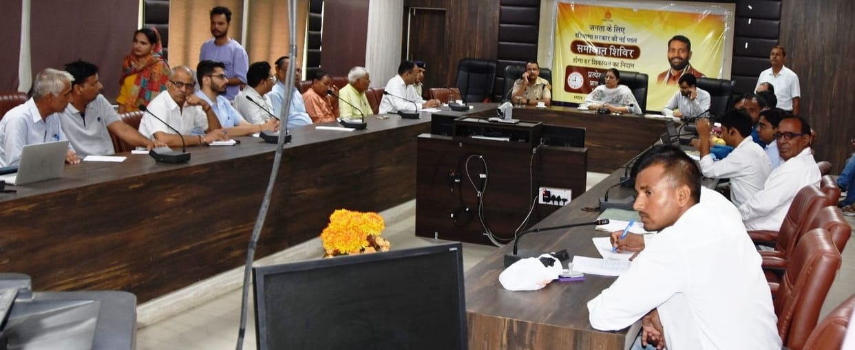 Officers should resolve the registered complaints