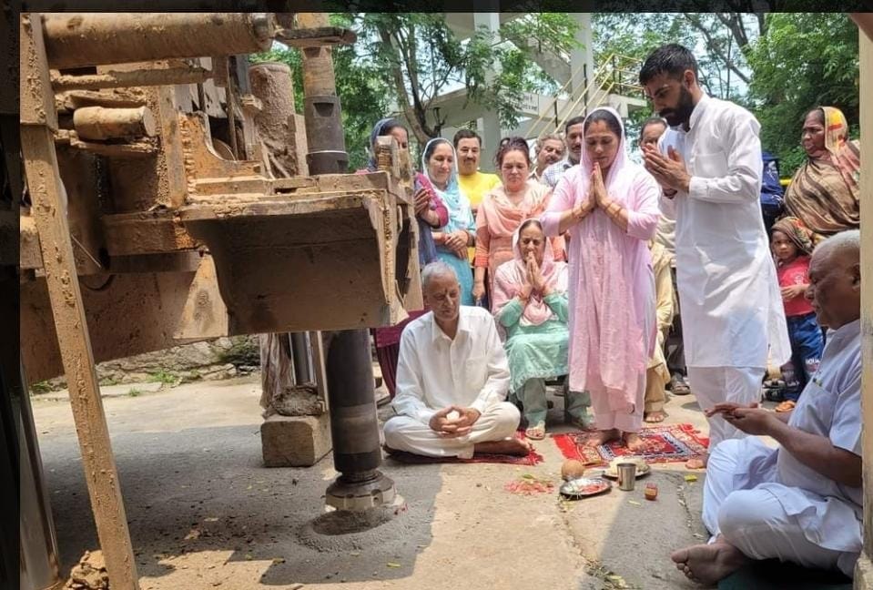 Borewell work started in Anganwadi center Barmana