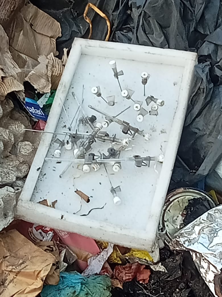 Negligence of the hospital, needle thrown in the garbage, sanitation worker got vaccinated for infection