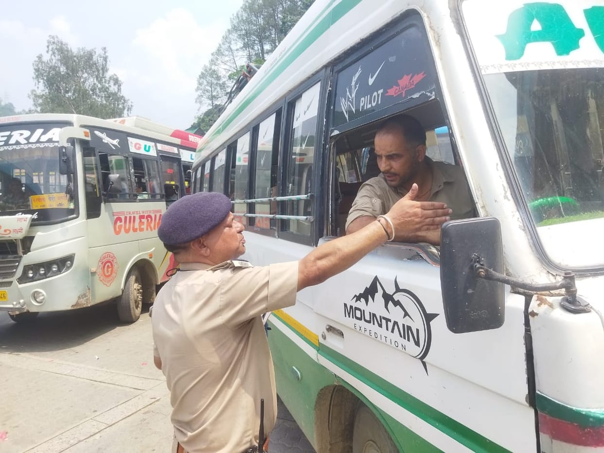 A challan of Rs 500 will be deducted for parking the bus at the stand for more than 20 minutes