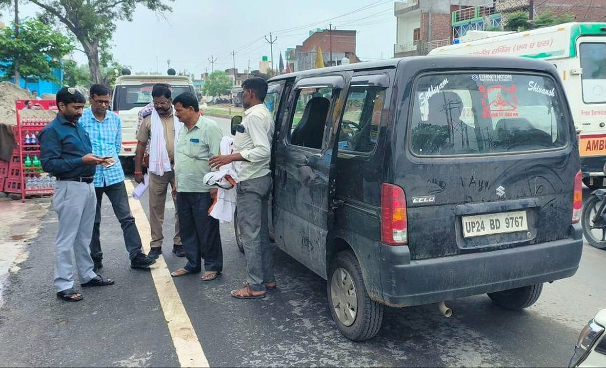 Bars were protruding from the truck, fined Rs 20,000