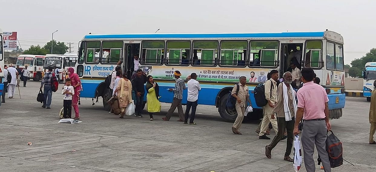 33 roadways buses sent to Shah's program, passengers kept wandering
