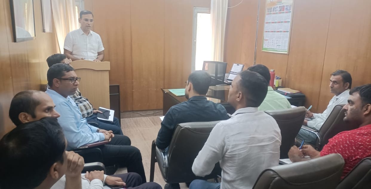 Municipal Corporation meeting to review cleaning work