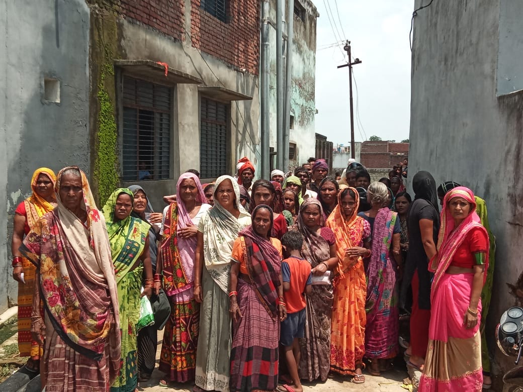 Flood victims raised slogans demanding compensation