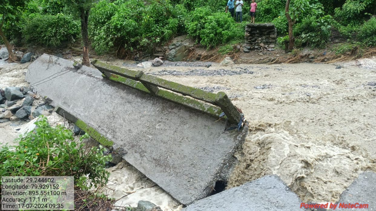 Four foot bridges washed away due to heavy rain in Machhiyar, one family shifted